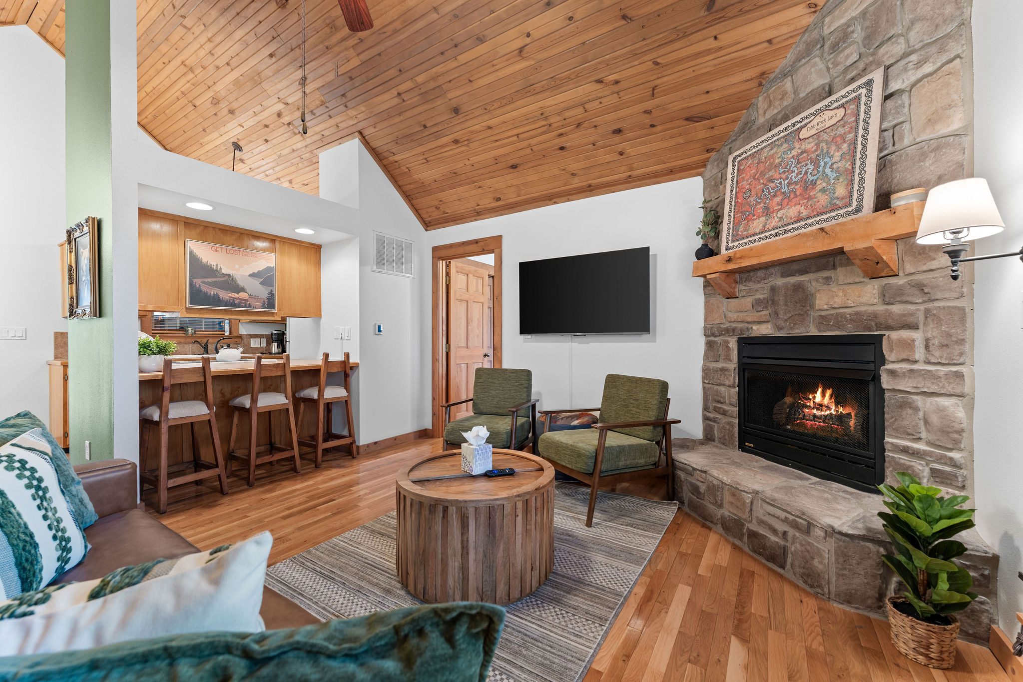 Wright Way cabin, photo 1 of 6
