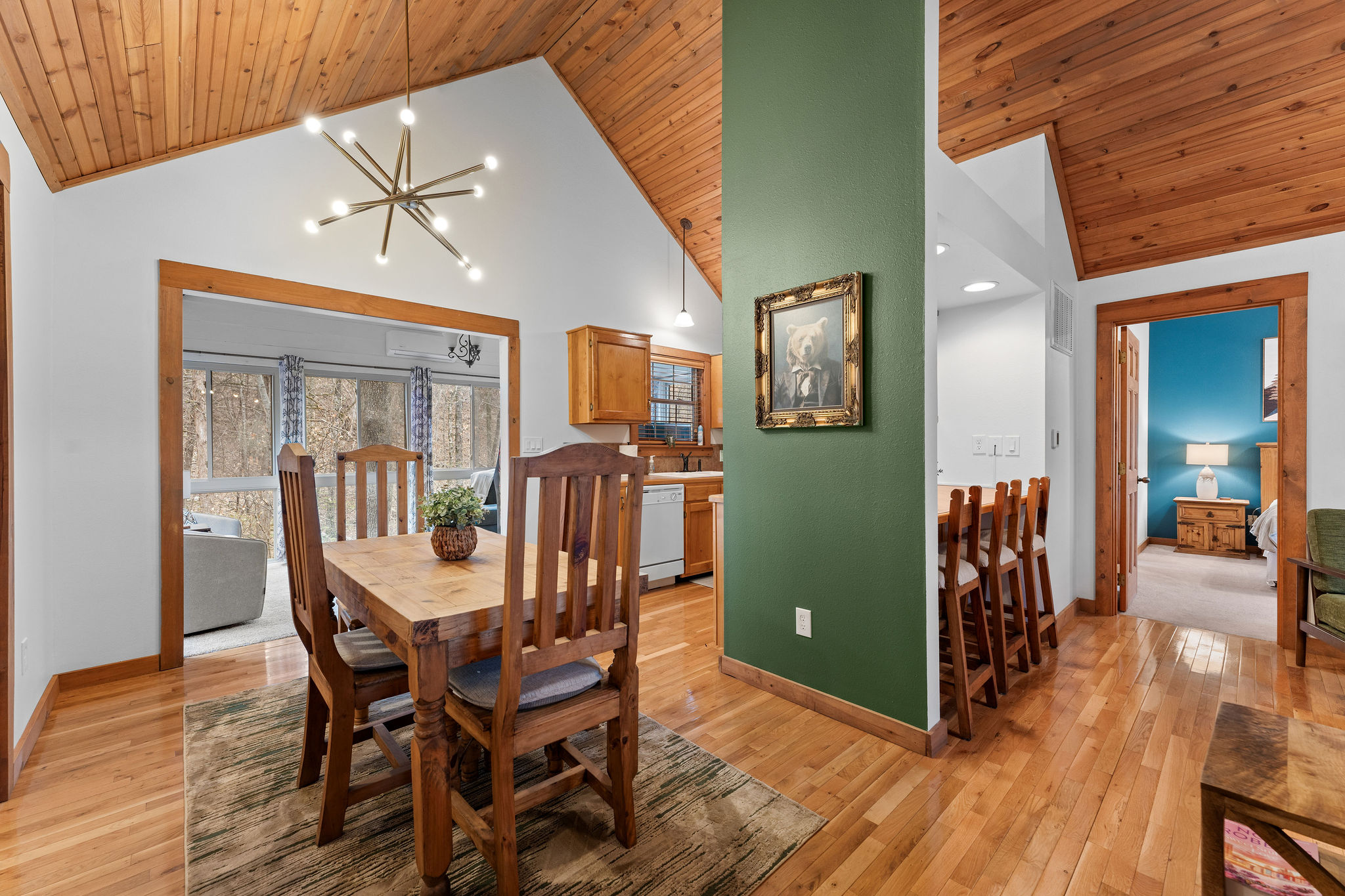 Wright Way cabin, photo 3 of 6